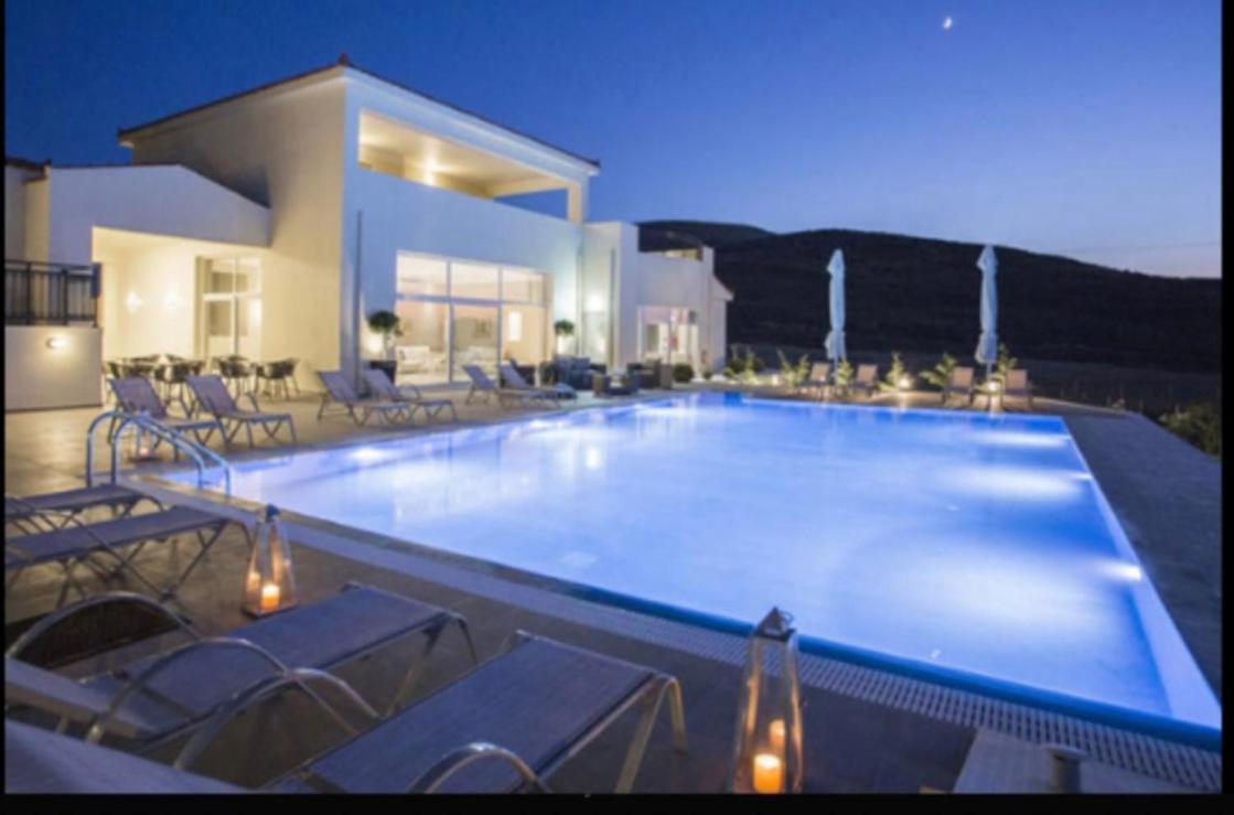 Ammos Suites プラティ エクステリア 写真
